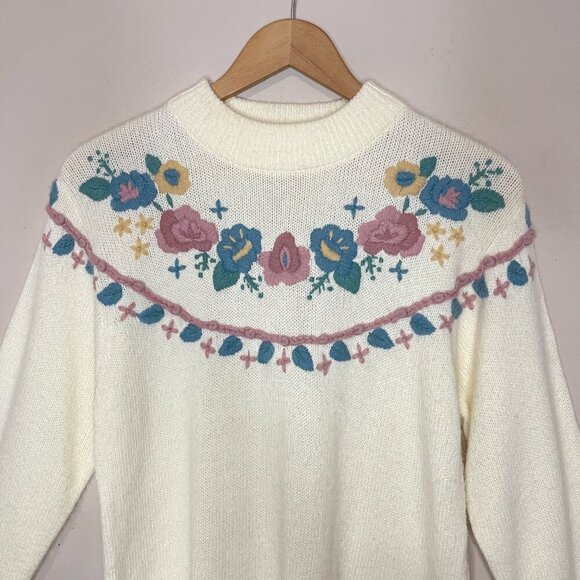 VINTAGE ALFRED DUNNER Floral Embroidered Cream Sweater, Small - Picture 2 of 9